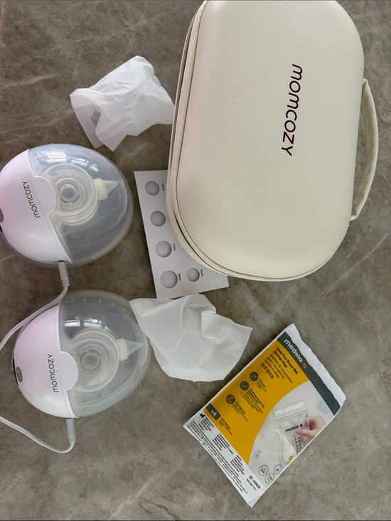Momcozy Other - Momcozy Double Electric Breast Pump with Cream Carry Case - Cream/Pink